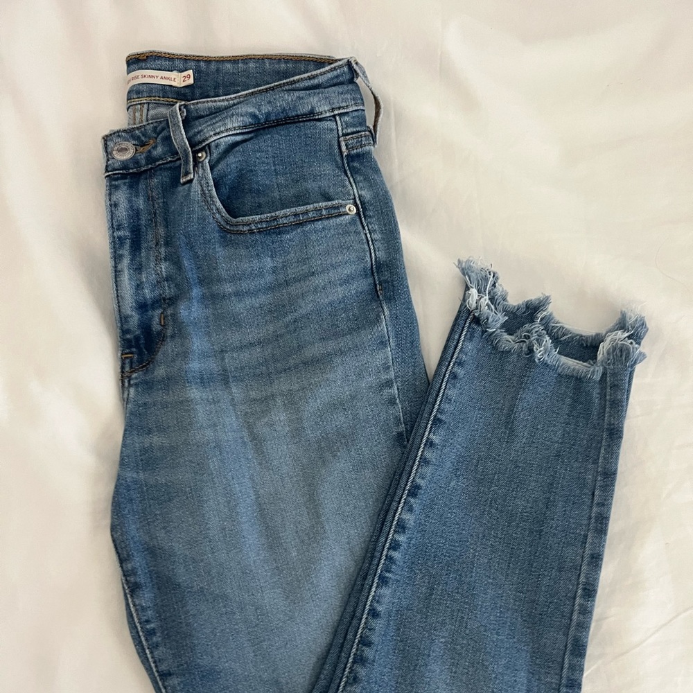 LEVIS HIGH RISE SKINNY ANKLE JEANS
